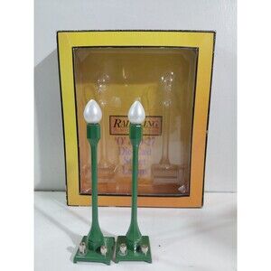 MTH 30-1079 O Gauge Model Railroad Pea Green 2 Light Street Lamp Set w/Box